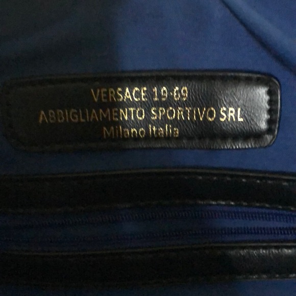 Versace - Picture 3 of 4